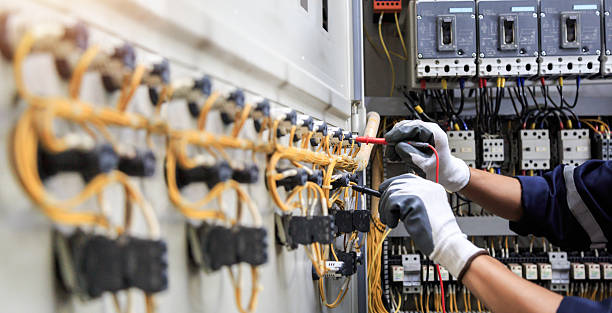 Professional Electrician technician working in Hayfield, MN